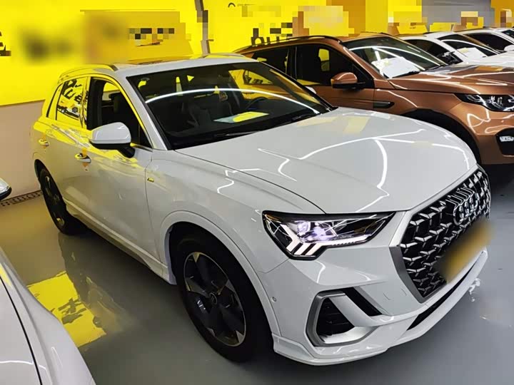 Фото 4 - Audi Q3