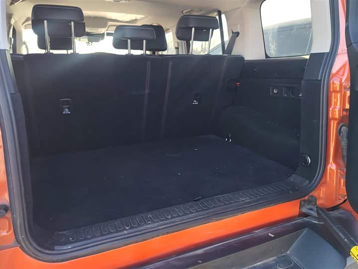 Фото 4 - Tank 300