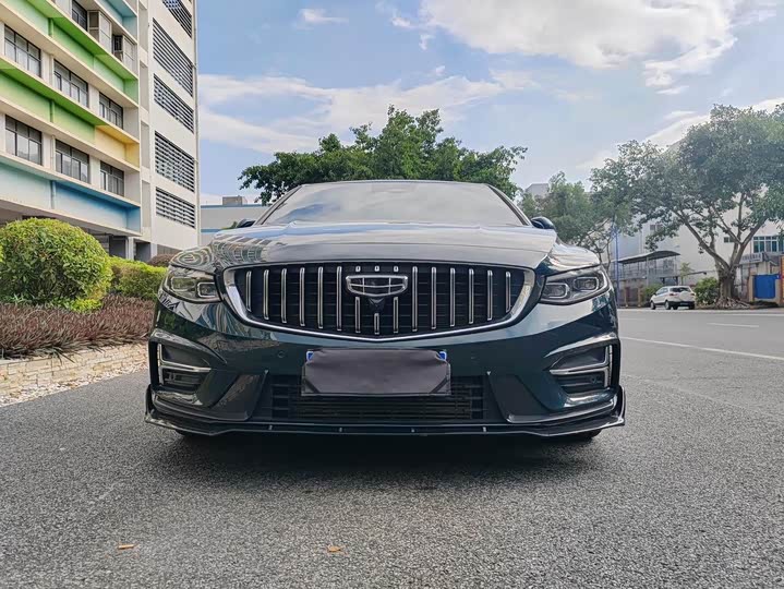 Фото 2 - Geely Preface