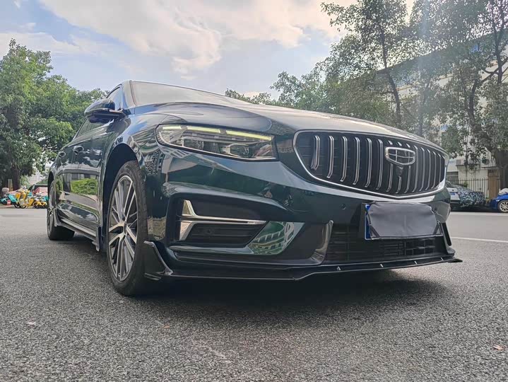 Фото 3 - Geely Preface