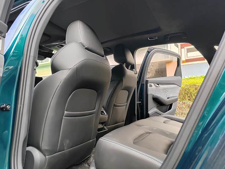 Фото 6 - Geely Preface