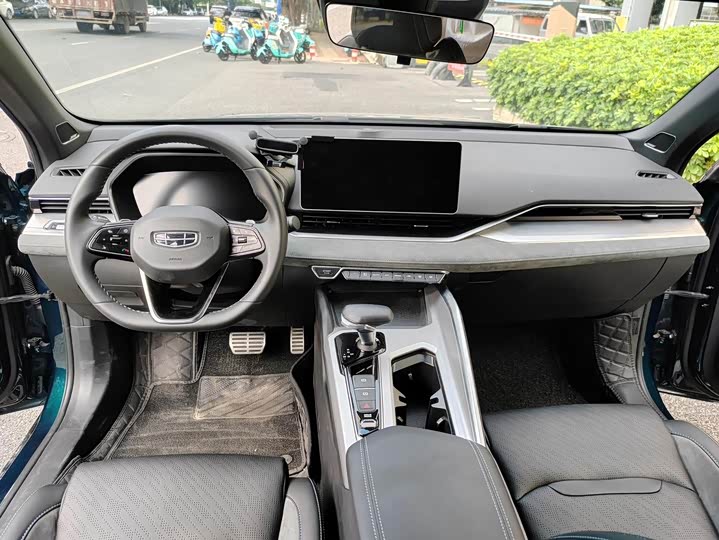 Фото 7 - Geely Preface