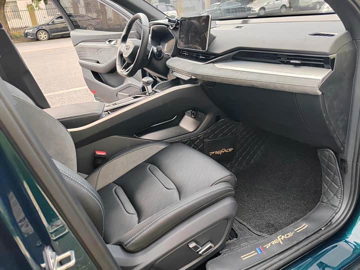 Фото 8 - Geely Preface