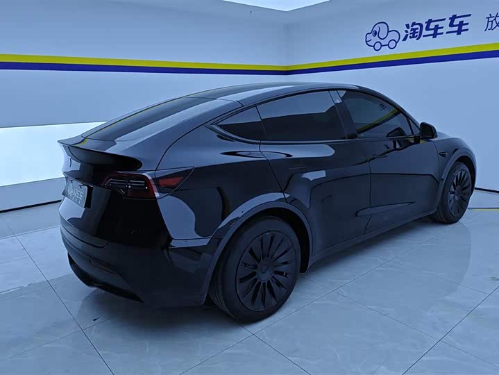 Фото 3 - Tesla Model Y