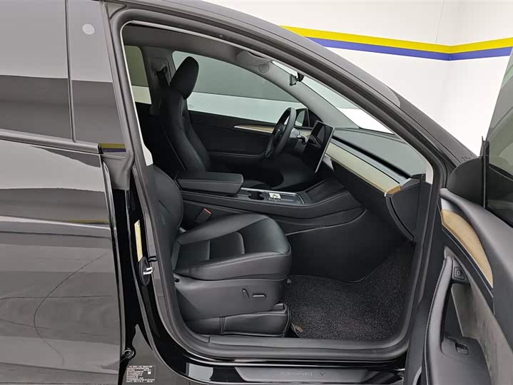 Фото 8 - Tesla Model Y