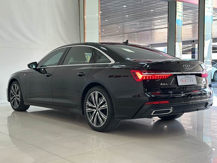 Фото 7 - Audi A6L