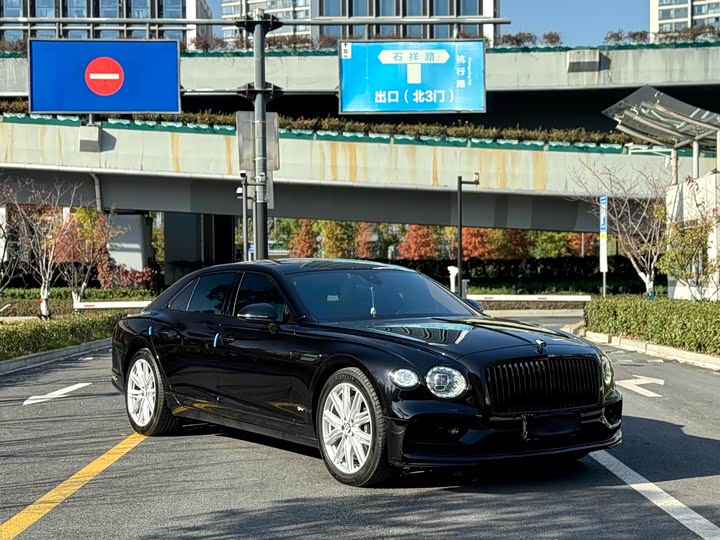 Фото 3 - Bentley Flying Spur Hybrid