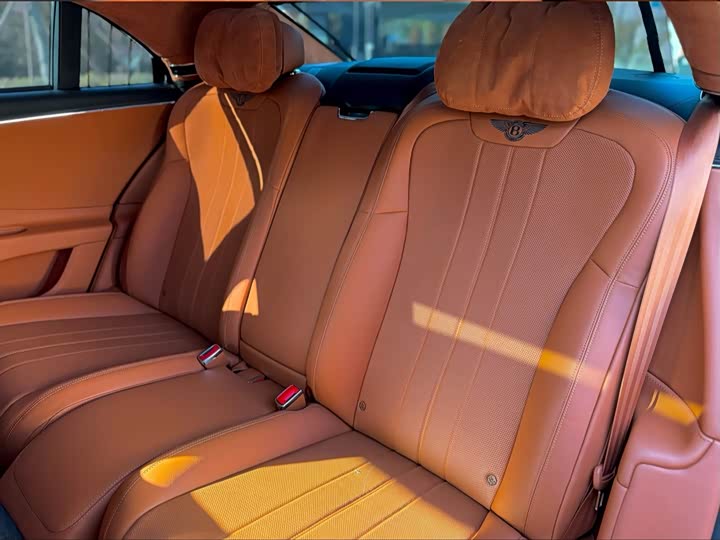 Фото 4 - Bentley Flying Spur Hybrid