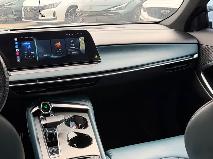 Фото 9 - MG Motor 7