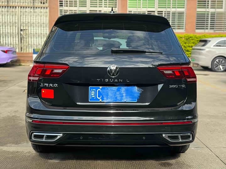 Фото 4 - Volkswagen Tiguan L Pro