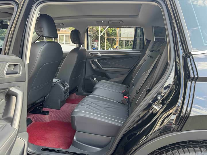 Фото 7 - Volkswagen Tiguan L Pro