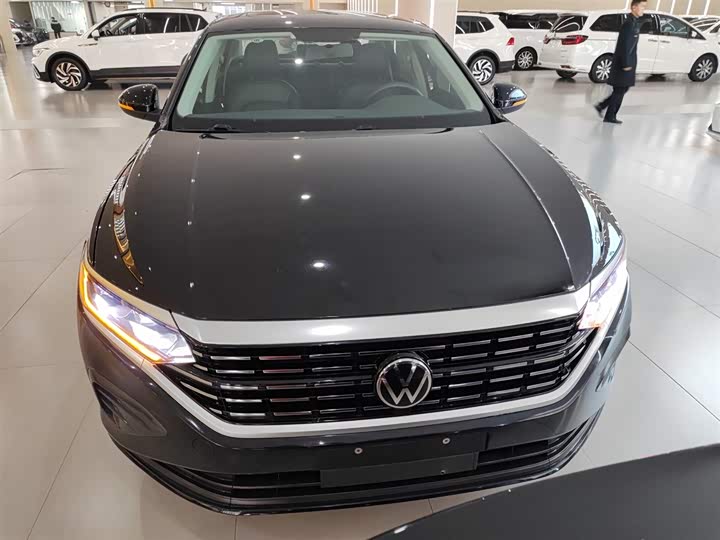 Фото 3 - Volkswagen Passat