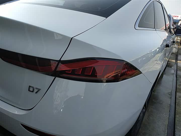 Фото 8 - Roewe D7