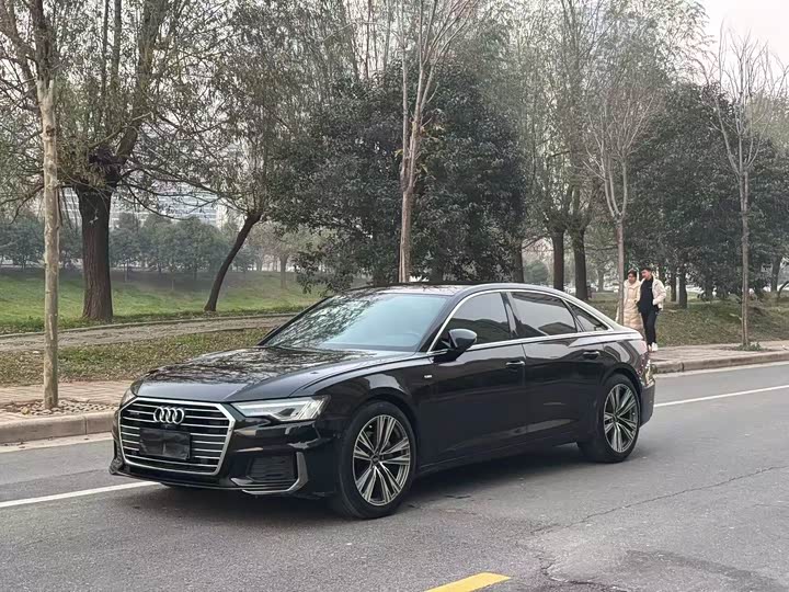 Фото 1 - Audi A6L