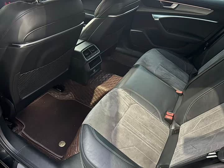 Фото 6 - Audi A6L