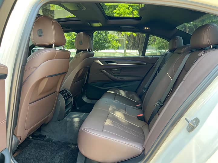 Фото 6 - BMW 5 Series