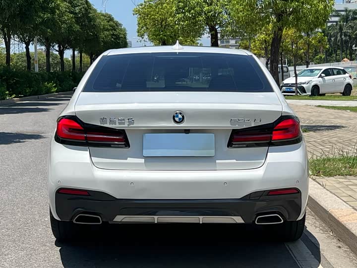 Фото 8 - BMW 5 Series