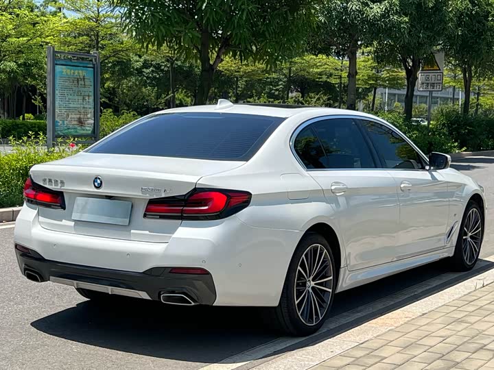 Фото 9 - BMW 5 Series