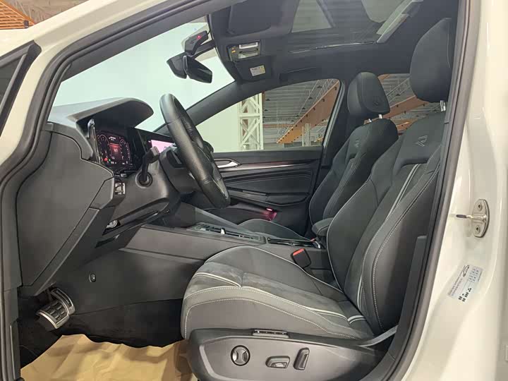 Фото 7 - Volkswagen Golf