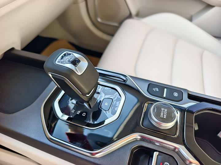 Фото 7 - Geely Icon