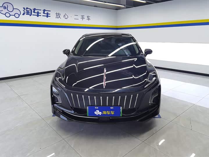 Фото 2 - Hongqi E-QM5