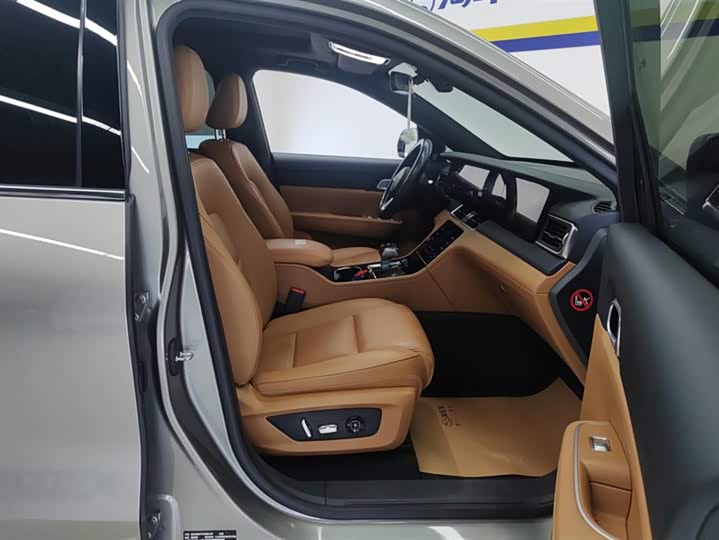 Фото 8 - LiXiang One