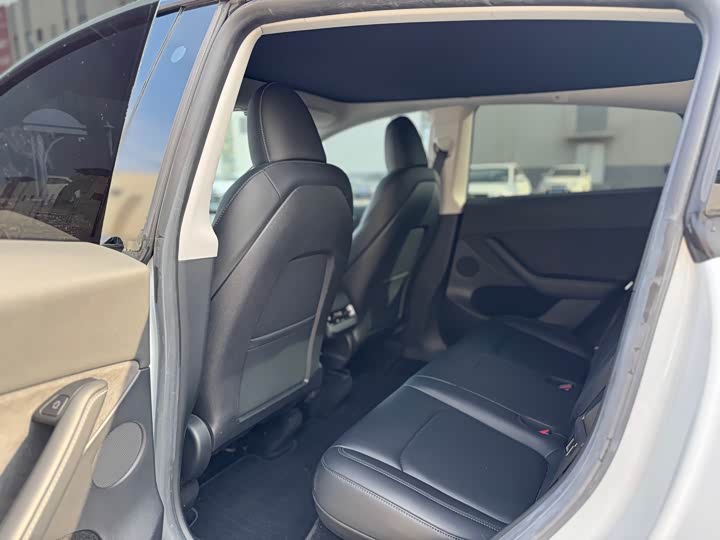 Фото 6 - Tesla Model Y