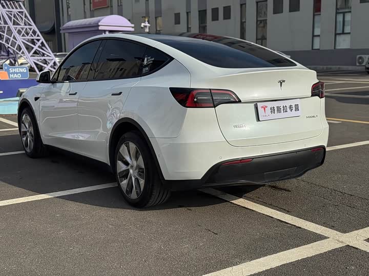 Фото 9 - Tesla Model Y