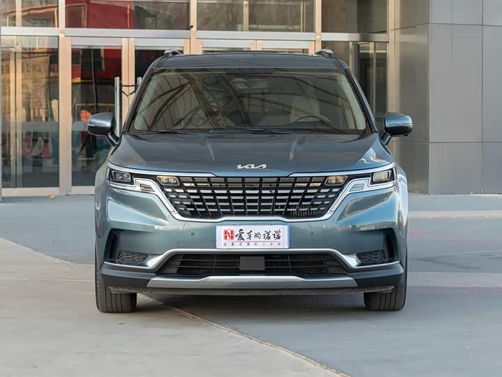 Фото 8 - Kia Carnival