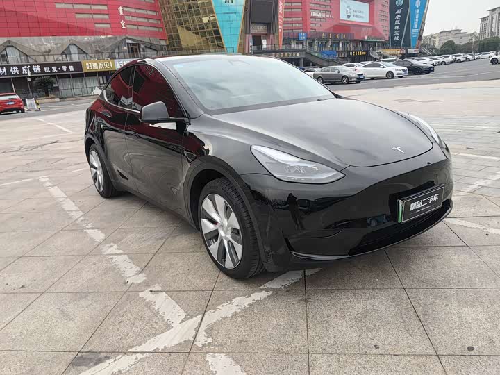 Фото 3 - Tesla Model Y
