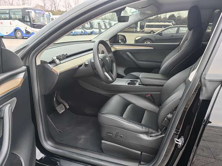 Фото 7 - Tesla Model Y