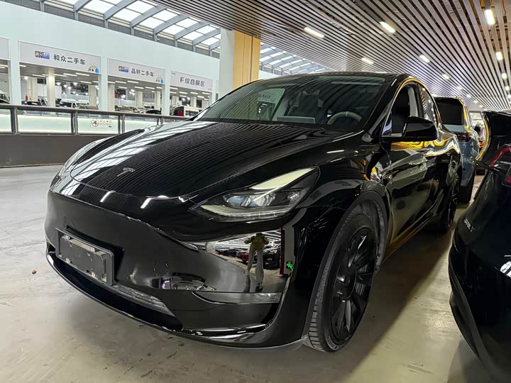 Фото 1 - Tesla Model Y