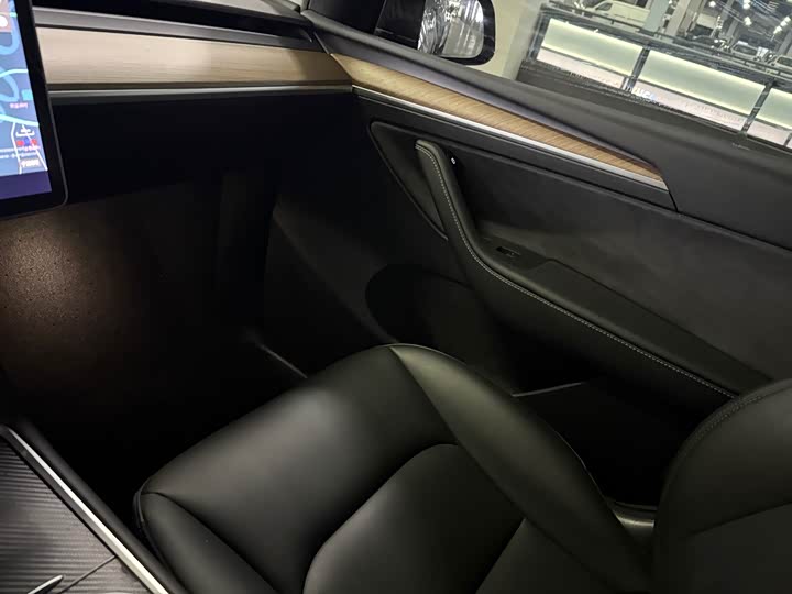 Фото 9 - Tesla Model Y