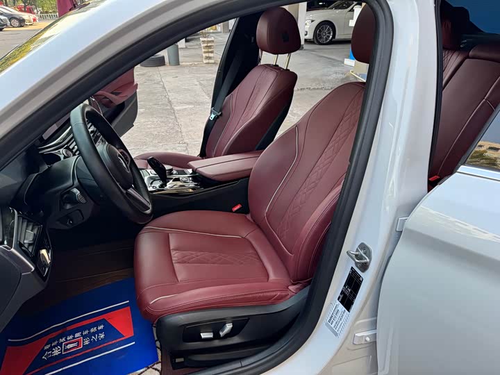 Фото 8 - BMW 5 Series