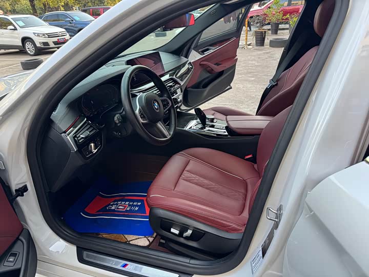 Фото 9 - BMW 5 Series