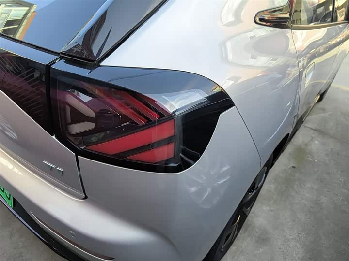 Фото 8 - BAIC Arcfox T1