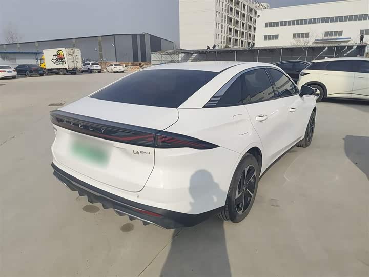 Фото 7 - Geely Galaxy L6