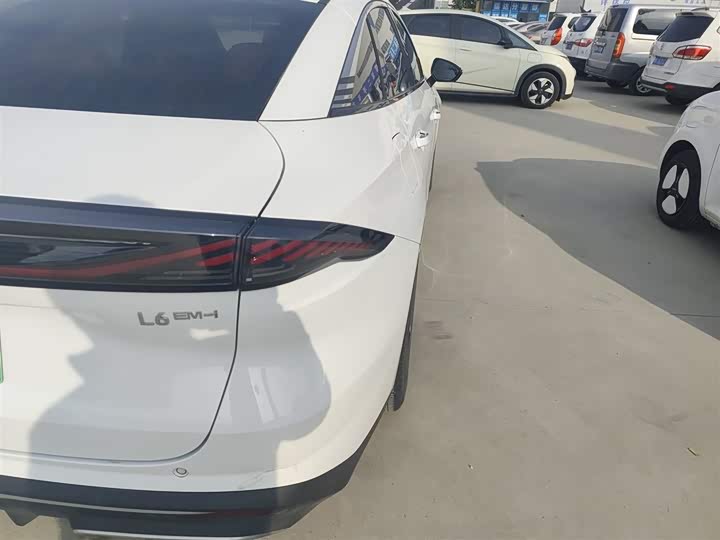 Фото 8 - Geely Galaxy L6