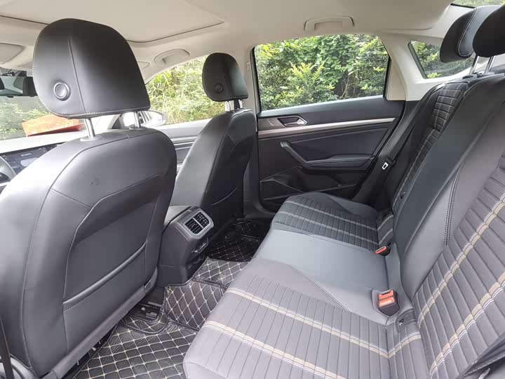 Фото 7 - Volkswagen Lavida