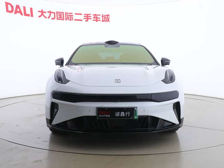 Фото 2 - Zeekr 001