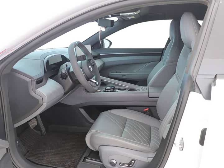 Фото 7 - Zeekr 001