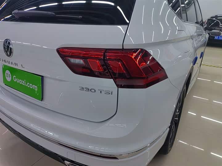 Фото 8 - Volkswagen Tiguan L Pro