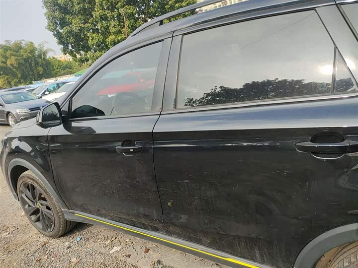 Фото 5 - Roewe RX5 Hybrid