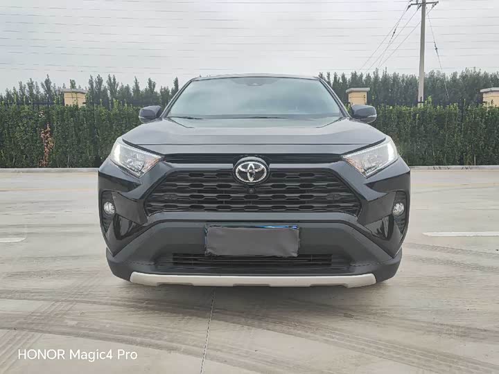 Фото 2 - Toyota RAV4