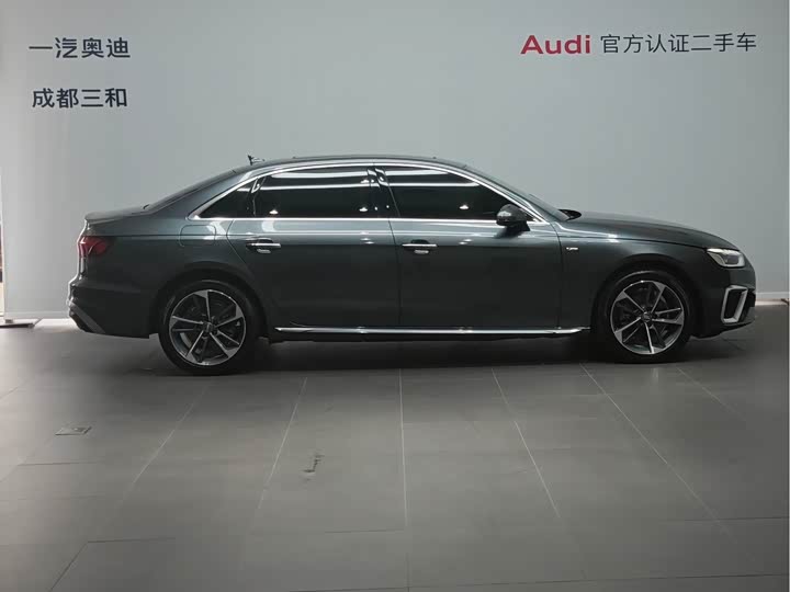 Фото 3 - Audi A4L