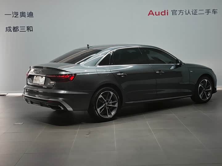 Фото 4 - Audi A4L