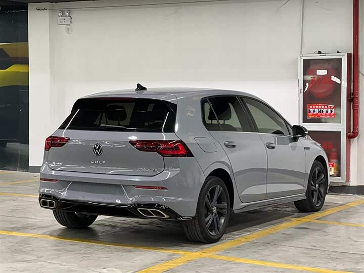 Фото 5 - Volkswagen Golf