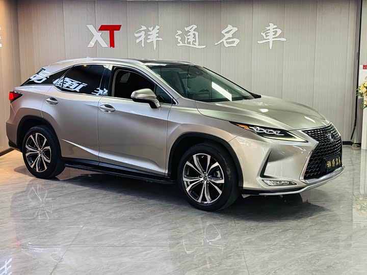 Фото 3 - Lexus RX