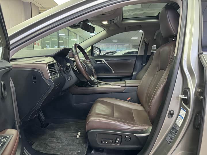 Фото 5 - Lexus RX