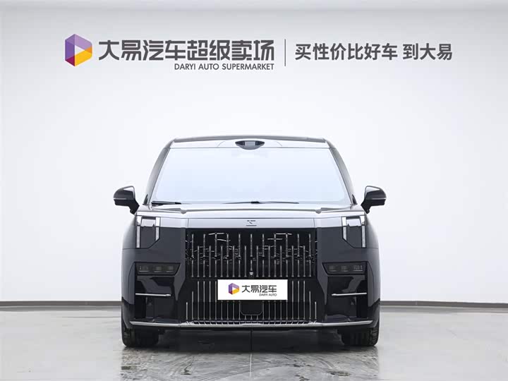 Фото 2 - Zeekr 009